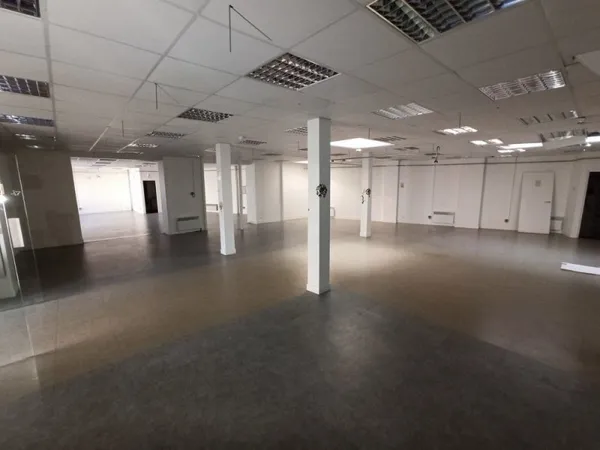 St JUNIEN : Vente Murs - COMMERCE / ACTIVITÉS - 680m²