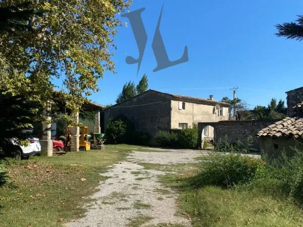 Ferme + Dépendences à rénover