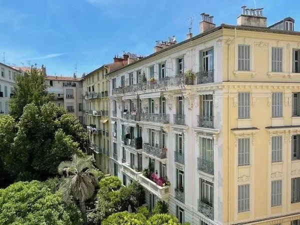 Appartement 6 pièces 170 m²