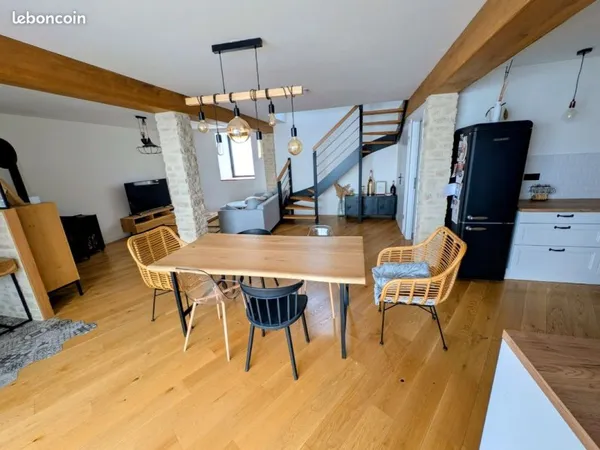 Maison de caractère rénovée au coeur du village