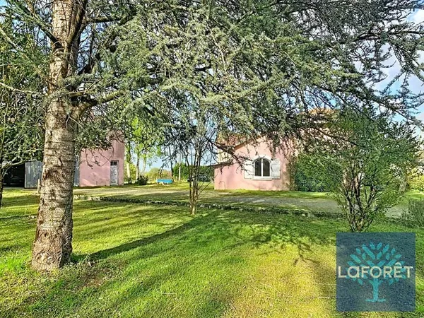 Ensemble immobilier à Meilhan. Idéal artisan