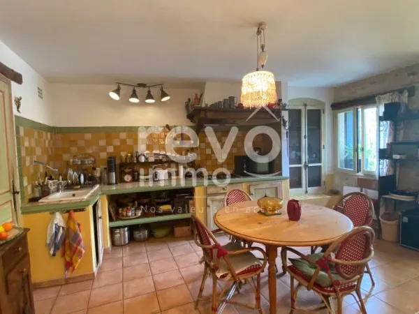 PREMIAN : Maison de village R+2 entièrement renovée avec goûtet savoir faire