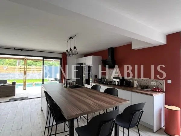 A LOUER - CHAMBRE MEUBLEE DE 11.25 M2 ENVIRON - RAVINE DES C
