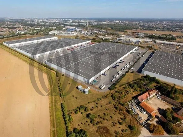 Entrepôt 6152 m²