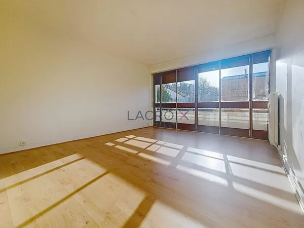 3 pièces lumineux chauffage inclus.
