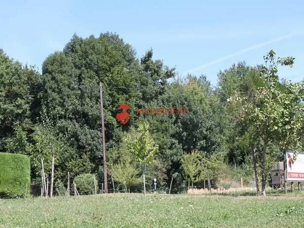 Très beau terrain constructible non viabilisé