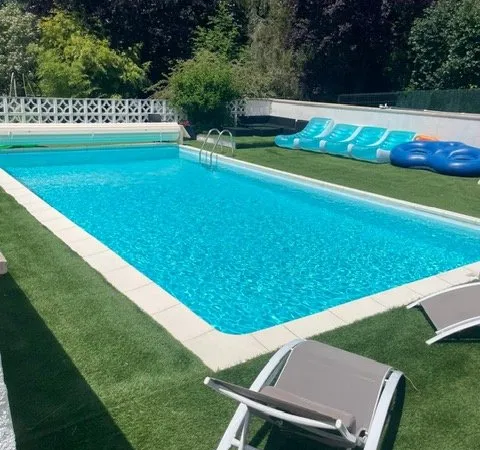 VILLA 8 pièces avec piscine - 209 m2 - D'huison Longueville
