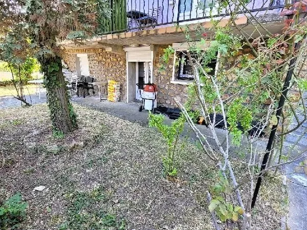 Commerce Vente Sainte-Geneviève-des-Bois 4p 67m² 150000€