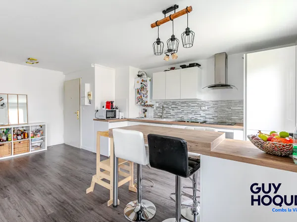 À vendre : Appartement 3 chambres à COMBS LA VILLE