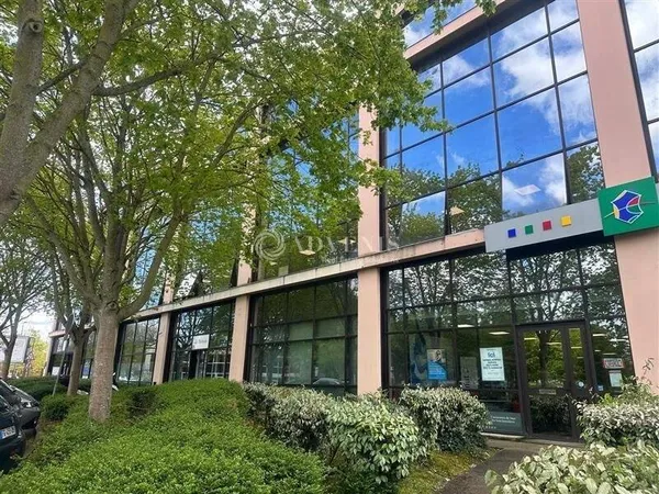 Bureaux 277 m²