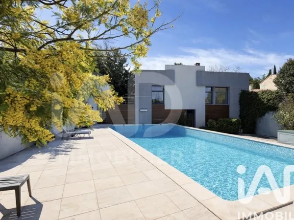 Maison 7 pièces 237 m²
