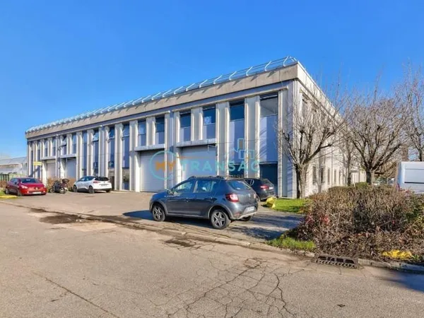 Aulnay-sous-Bois Parc : A louer plusieurs Locaux