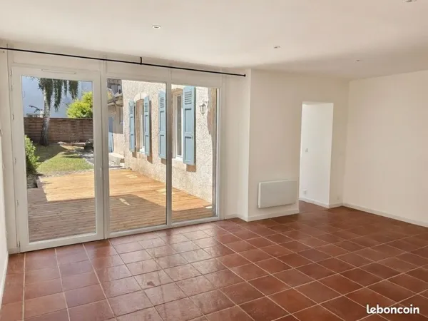 Grand studio entièrement rénové avec jardin