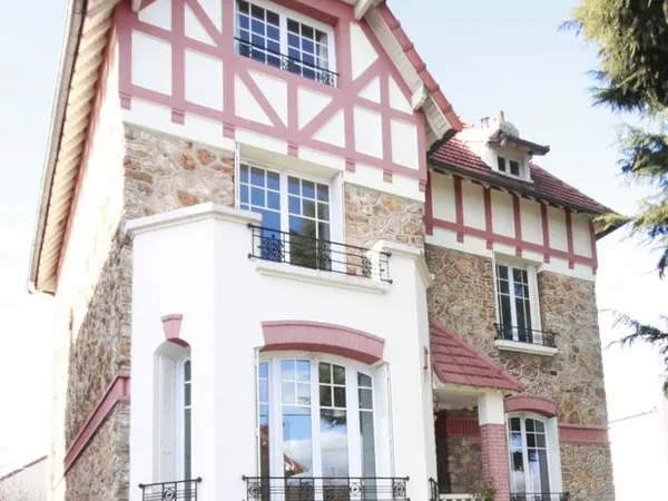 Grande meulière de 192 m² habitables sur 420 m² de terrain