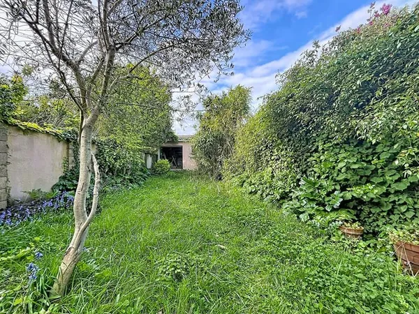 RARE !! Belle Maison pierre145m²-Gd Jardin plein sud -dépendance