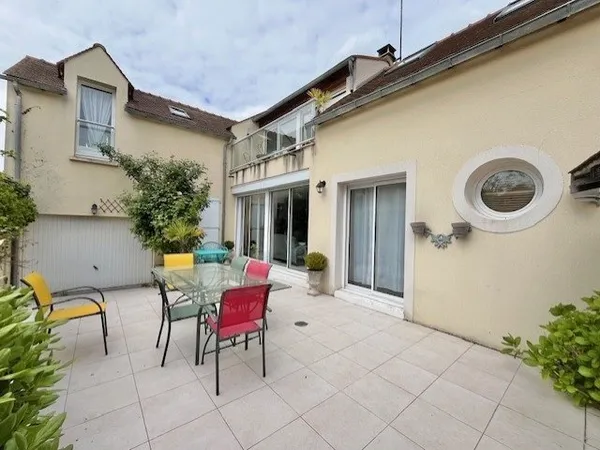 Nouveauté : maison d'architecte dans le coeur du village