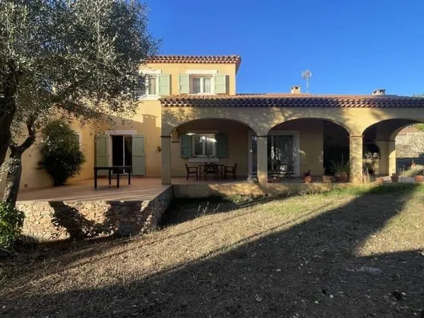 Villa 4 pièces 142 m²