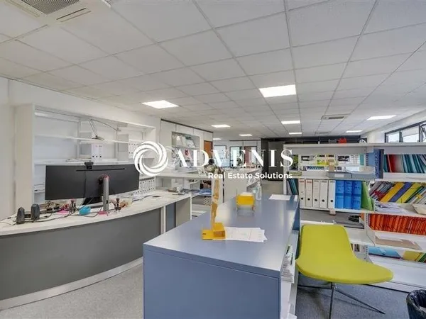 Bureaux 645 m²