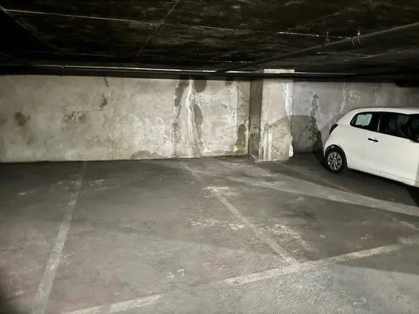 Et 1 et 2 et 3 places de parking