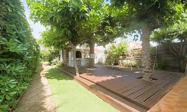 MAISON PLAIN PIED - 4 FACES - JARDIN - DÉPENDANCES - SAINTE