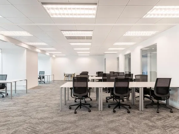 Espace de bureau ouvert pour 15 personnes à Le Mans Gare SNCF Regus Express Express Express