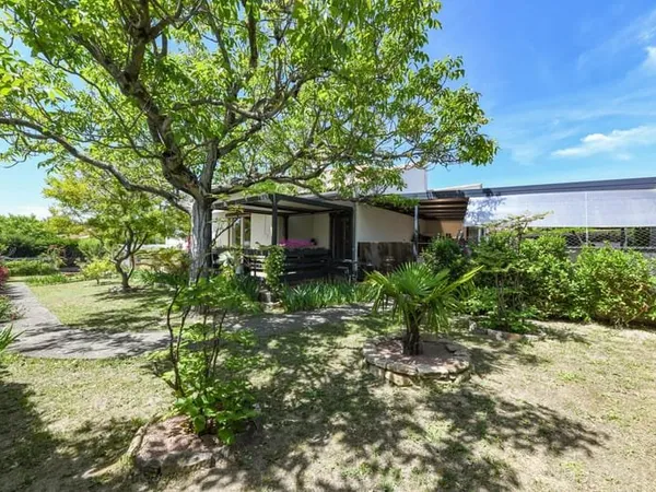 Villa spacieuse avec jardin arboré Uzès à pied
