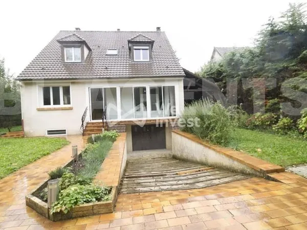 Maison 8 pièces 144 m²