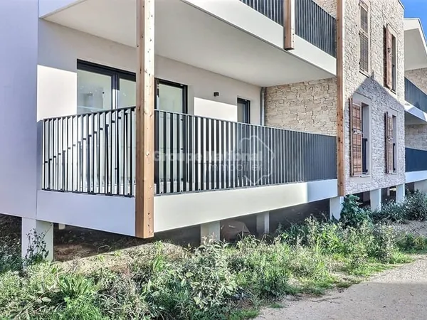 Appartement lumineux 2 chambres, terrasse, 1 place parking