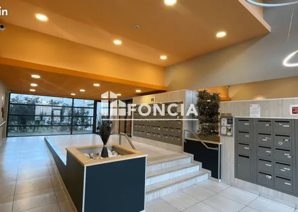 Face remparts dernier etage t3 terrasse et parking