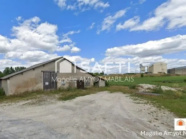 ANCIEN CHAI A REHABILITER sur terrain de 3400m²
