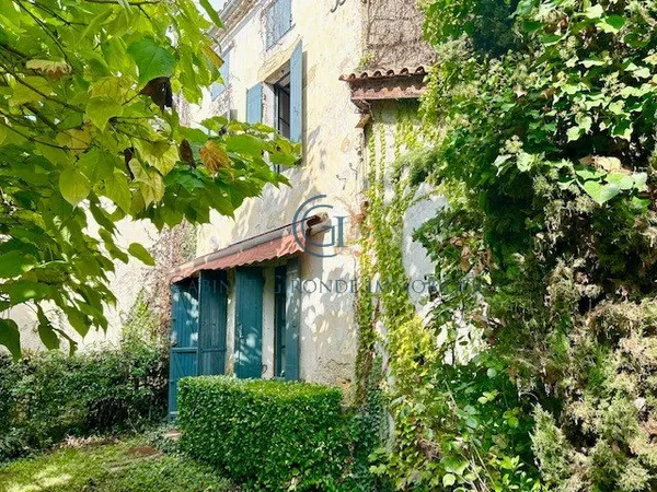 HURE : MAISON PIERRE 3 CHAMBRES JARDIN