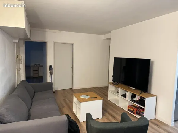 Colocation quartier Montjoyeux proche FAC transports et commerces