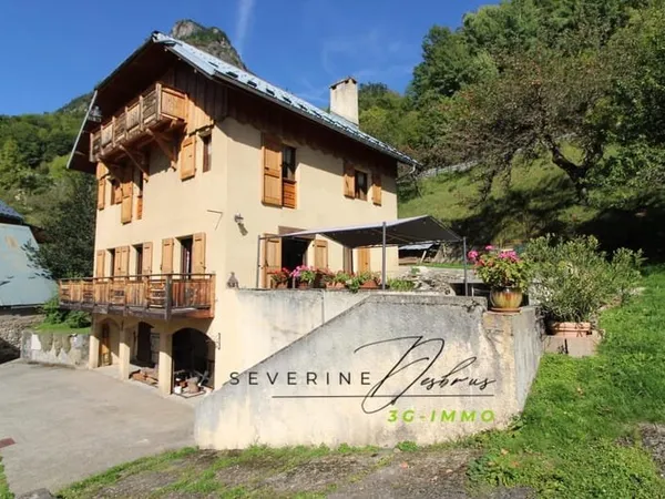 Maison traditionnelle 8 pièces
