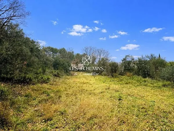 Terrain 1740 m²