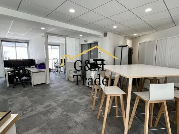 Bureau 98 m²
