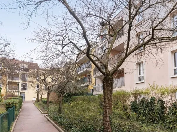 APPARTEMENT 80 m2 BALCON BOX DOUBLE