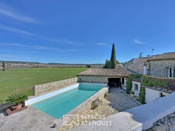 L'Âme d'un Prieuré : Propriété avec piscine et vue