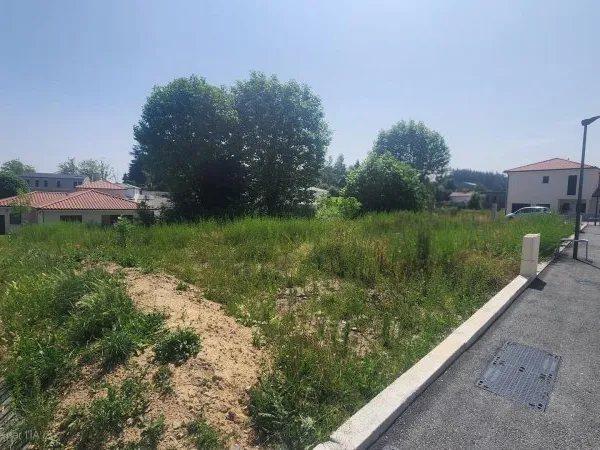 Terrain constructible dans un lotissement neuf à deux pas de la nature