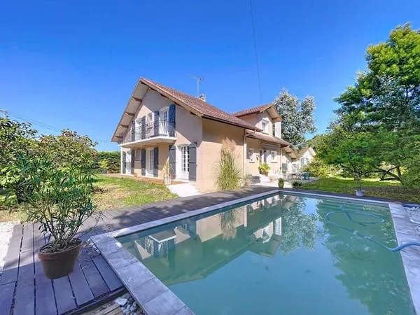 Grande maison familiale de 7 chambres avec piscine chauffée - à vendre à Messanges