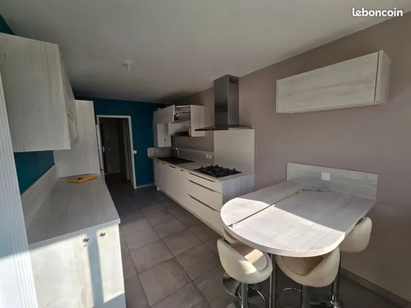 Appartement 4 pièces 81 m² - Meaux (quartier Frot) - Calme, prestations de qualité, 3 parkings