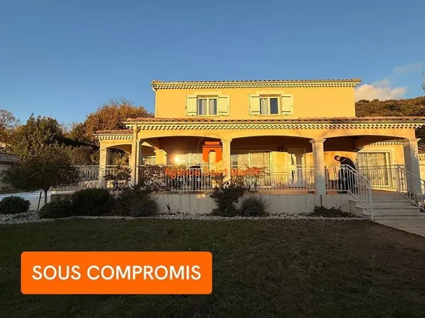 Maison 7 pièces 175 m²