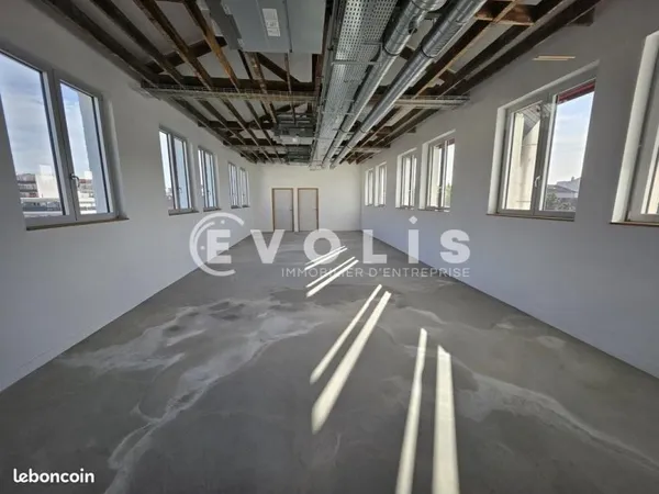 Bureau 223 m²