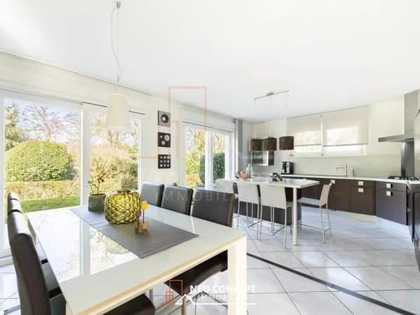 Maison contemporaine 130m² - Terrain 8,21 ares - Kriegsheim