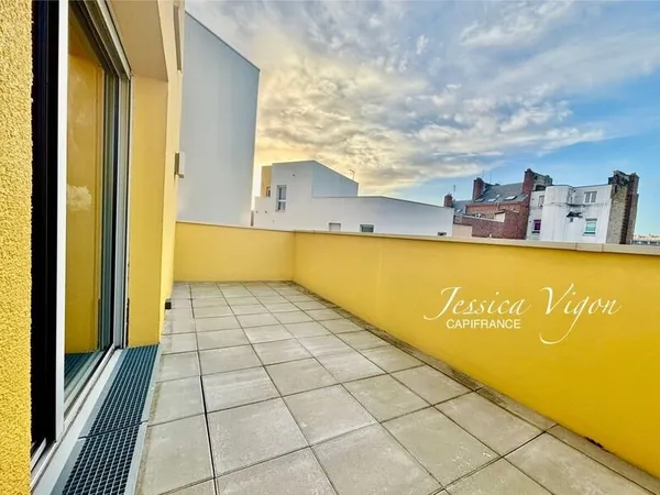 DUPLEX DE STANDING 72,81 (loi Carrez) - DERNIER ÉTAGE - TERRASSE - GARAGE FERMÉ
