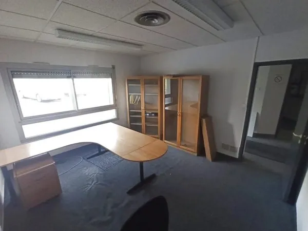 VENTE, PROCHE ST JUNIEN, 1.300m2 ATELIERS/BUREAUX