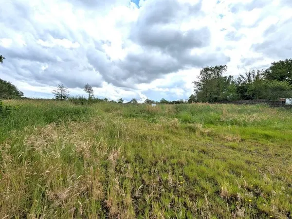 Terrain 2225 m²