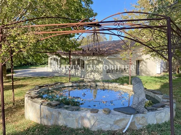 Vente propriété le Plan de la tour avec terrain 10.000m2