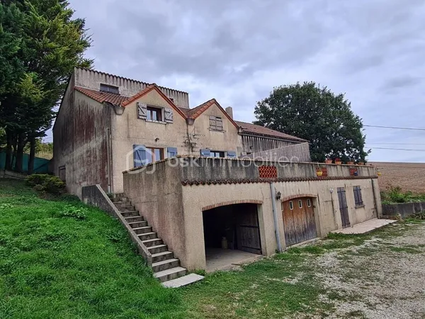 Maison 10 pièces 214 m²