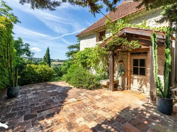 Maison en pierre de 12 pièces principales