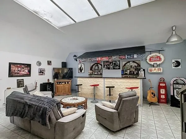 Bâtiment 556 m²
